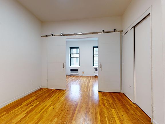 5th image of 432 E 83rd St #2D