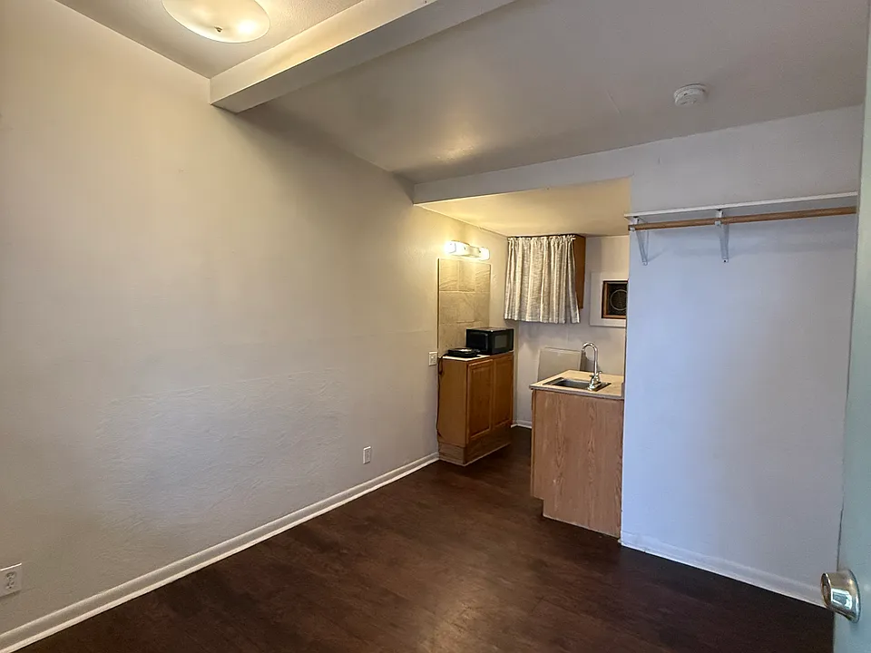 201 Main St #11