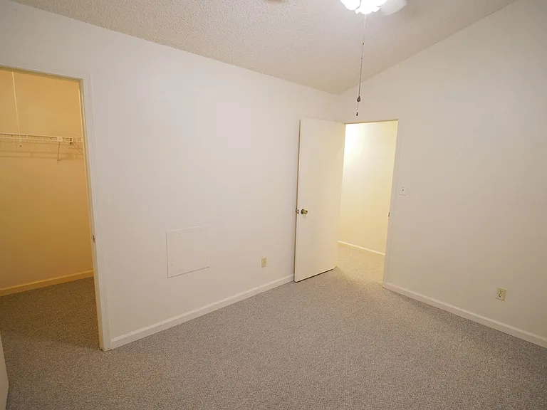 2335 Parrot Ln — Photo 15
