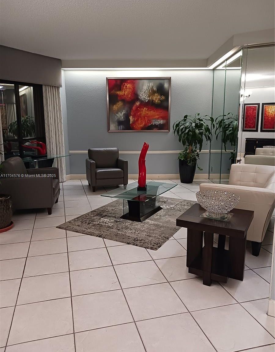 1000 Saint Charles Pl APT 615