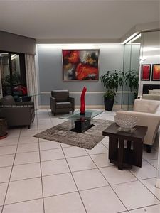 1000 Saint Charles Pl APT 615, Pembroke Pines, FL, 33026
