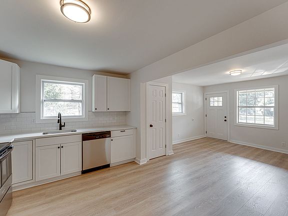 3rd image of 190 E Leawood Ave #190C