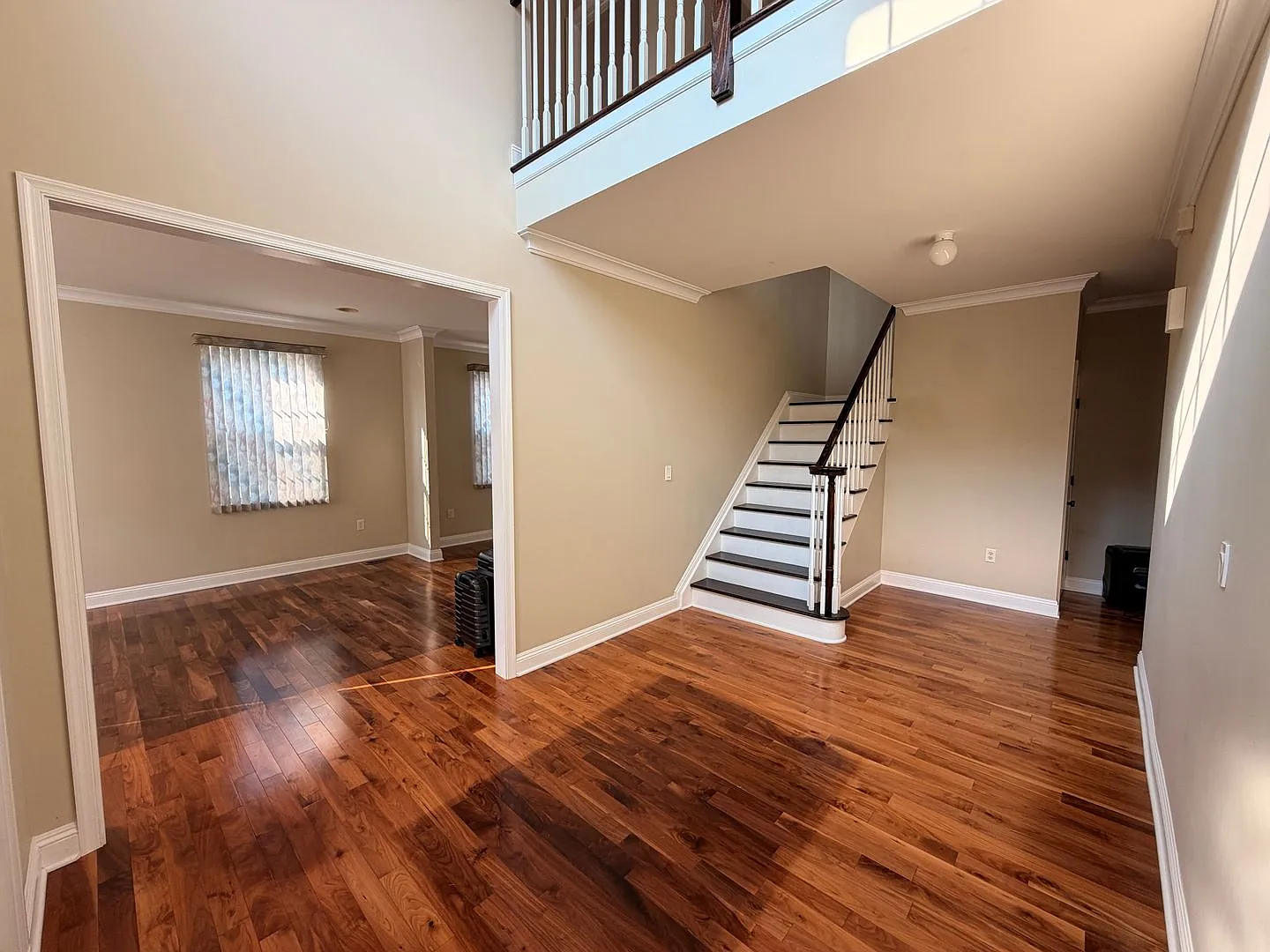 4 Beds 2.5 Baths — Photo 3