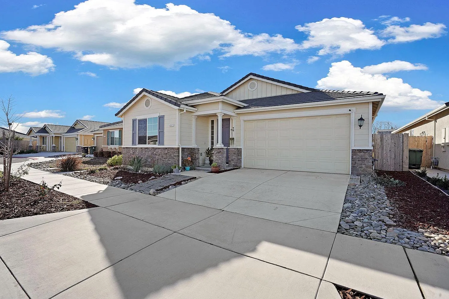 6537 Bowing Ct photo 1