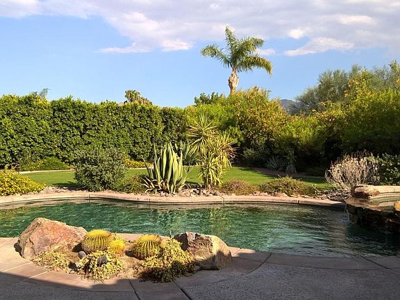 Beautiful Pool & Spa