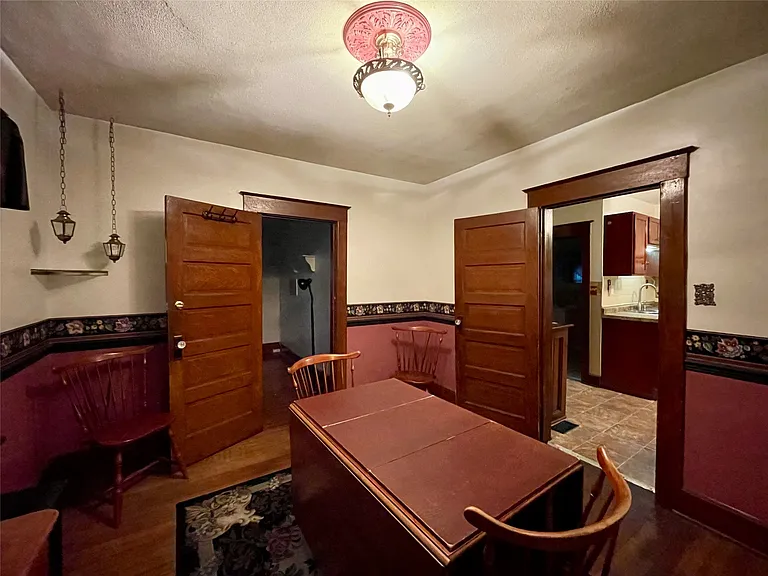 112 N Roosevelt Ave — Photo 25