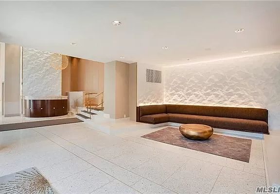 3rd image of 6636 Yellowstone Blvd APT 26A