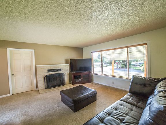 3rd image of 603 N Jerome Ln