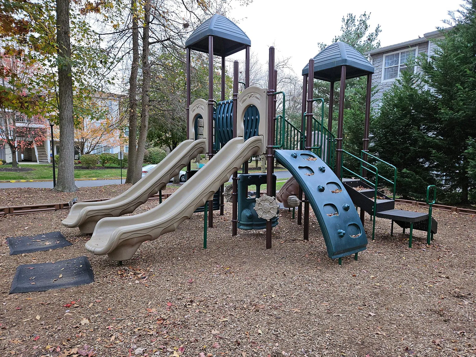 2 bed, 1100 sqft, $2,250 — Photo 4