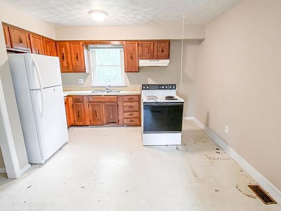 3rd image of 402 S Central Ave APT B