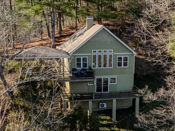 561 Deals Gap Rd, Robbinsville, NC 28771
