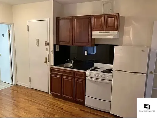 Rented by Elmekies Equities | media 7