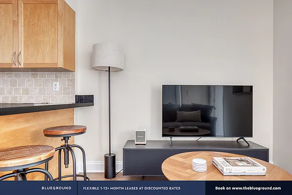 Rented by The Blueground | media 8