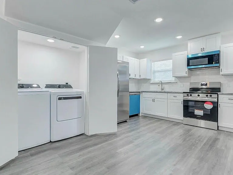 8218 Bigwood St #B — Photo 6