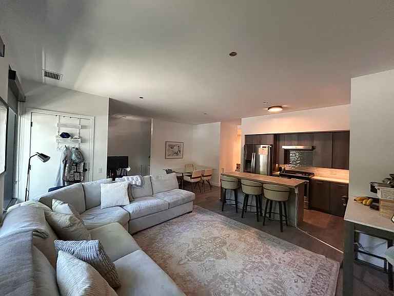 33 S Peoria St #9T — Photo 4