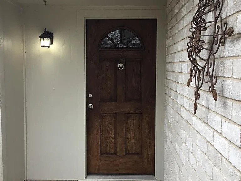 2915 Bushnell Dr — Photo 3