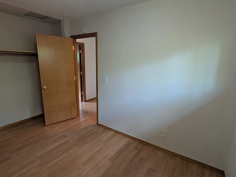 716 NE 64th Ave — Photo 12