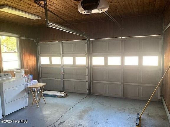 3rd image of 1301 Evergreen Drive