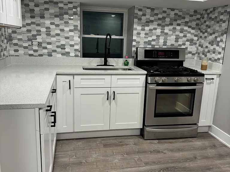 2152 W 19th St #M — Photo 12