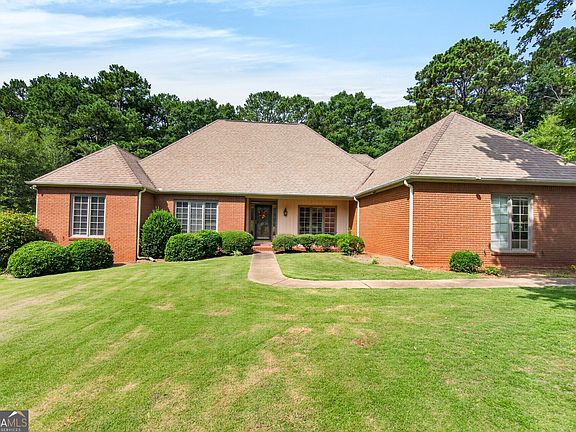 5th image of 413 Ashford Cir