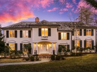 6 Torrence Pl, Scarsdale, NY 10583