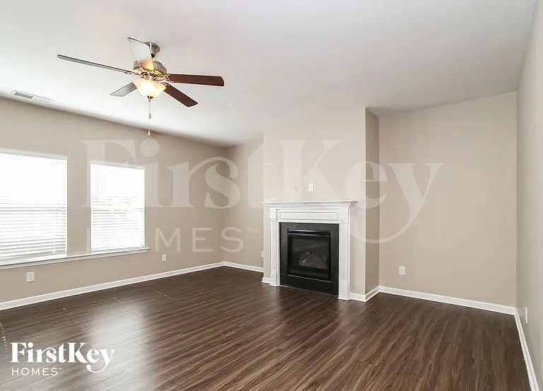 153 Prominence Ct — Photo 4