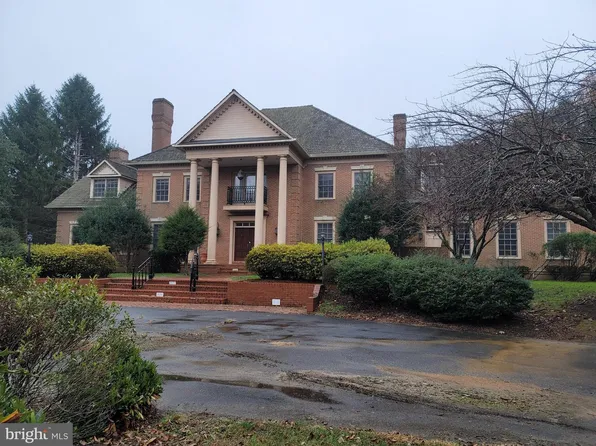 8926 Harvest Square Ct, Rockville, MD 20854