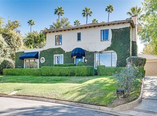 220 Grand View Dr, Redlands, CA 92373