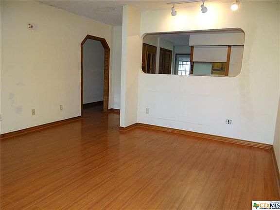 4th image of 756 N Erskine St