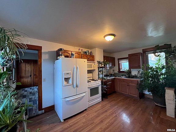 4th image of 3634 Homestead Ave