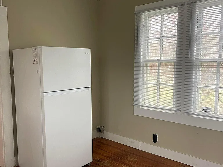 619 Narrow St — Photo 5