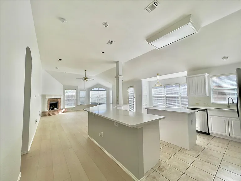 11002 Tree Shadow Ln — Photo 26