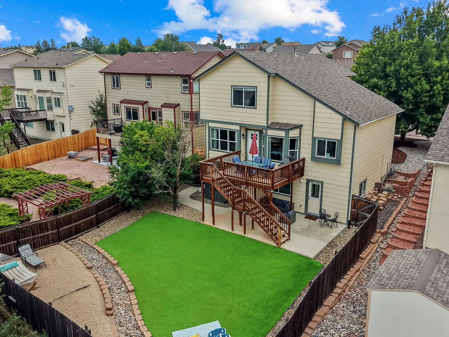 4 bed, 2591 sqft, $3,200 — Photo 3