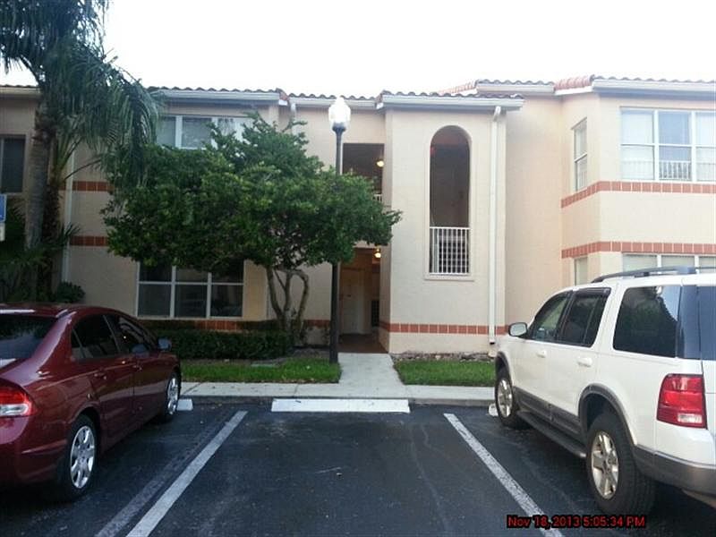1st image of 3470 Pinewalk Dr N APT 215