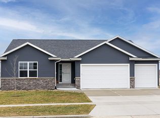 419 Shadow Creek Ln, Marion, IA 52302