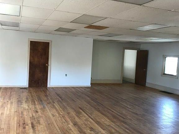 4th image of 1009 Griffin St