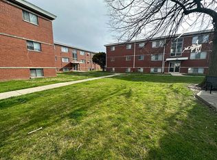 Live in Style at Bellagio East Living I: Convenient and Vibrant Community in Indianapolis, Indianapolis, IN 46219