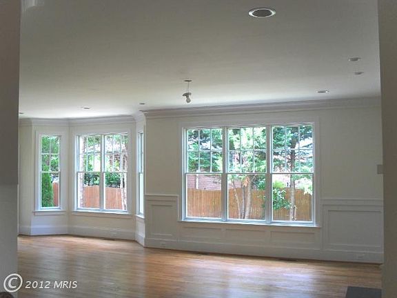 5th image of 3507 John Marshall Dr