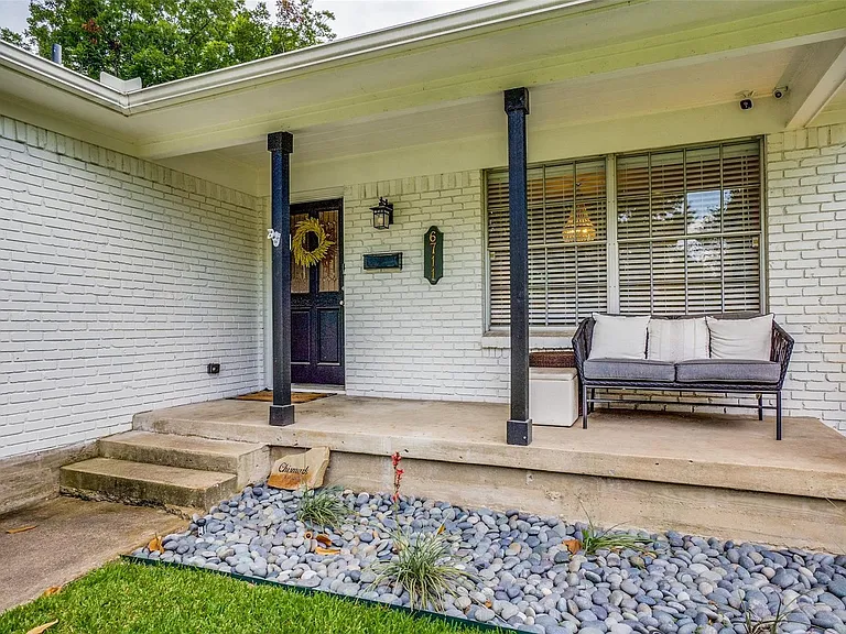 6711 Kingsbury Dr — Photo 9