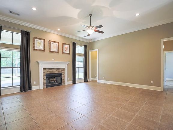 5th image of 316 Nelson Landing Dr