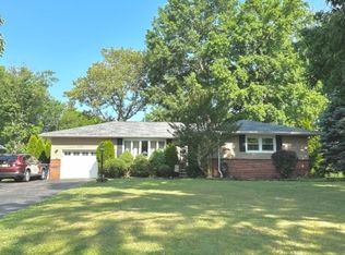 532 Valley Rd, Clark, NJ 07066