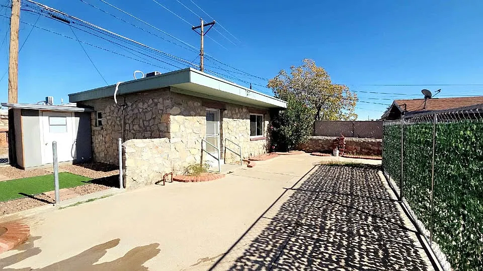 1 bed, $1,050 — Photo 2