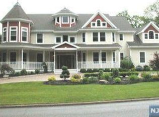 7 Mohawk Trl, Mahwah, NJ 07430