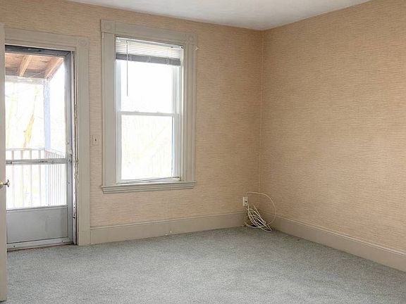 4th image of 95 Belgrade Ave Floor 2