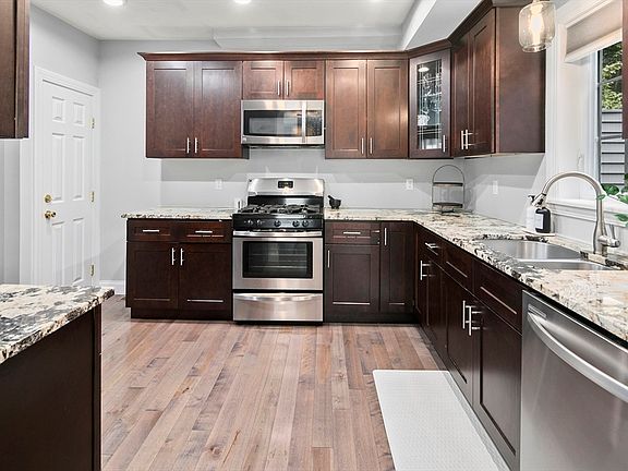 5th image of 104 Center St #104