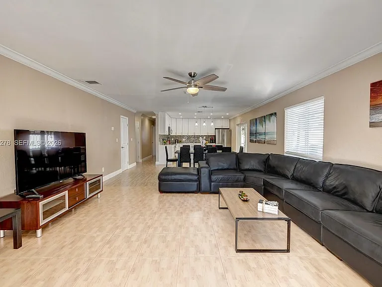 825 Harrison St — Photo 4