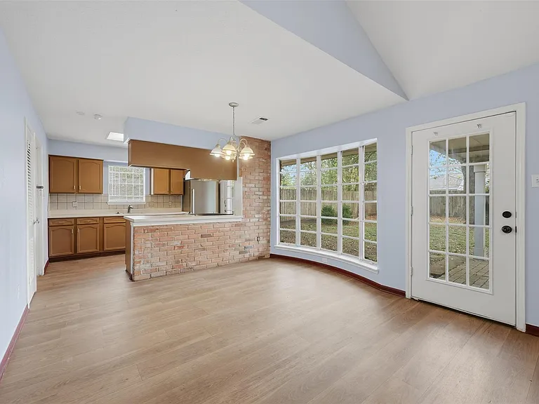 7015 Pella Dr — Photo 12