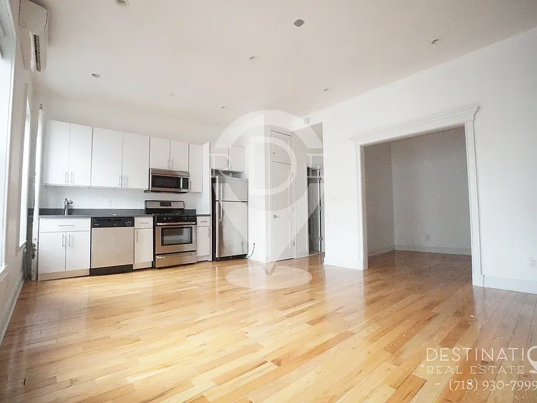 257 Kingston Ave #3R — Photo 8