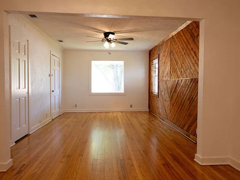 1621 Davis Blvd — Photo 4