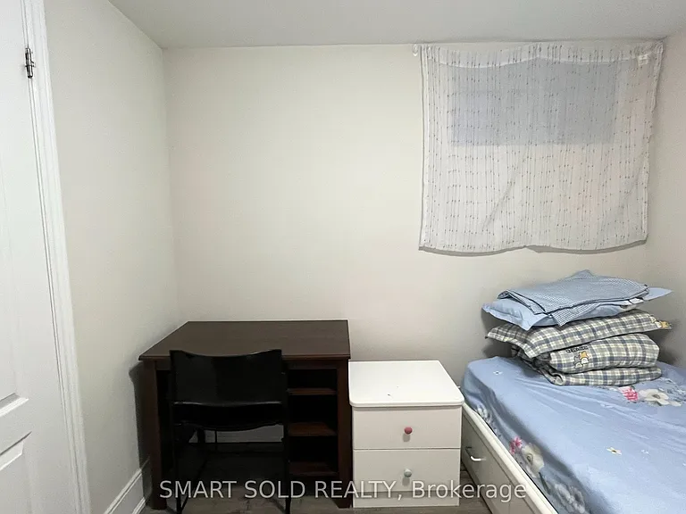 1040 Ossington Ave #BASEMENT — Photo 13